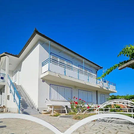 Lorber By Interhome *